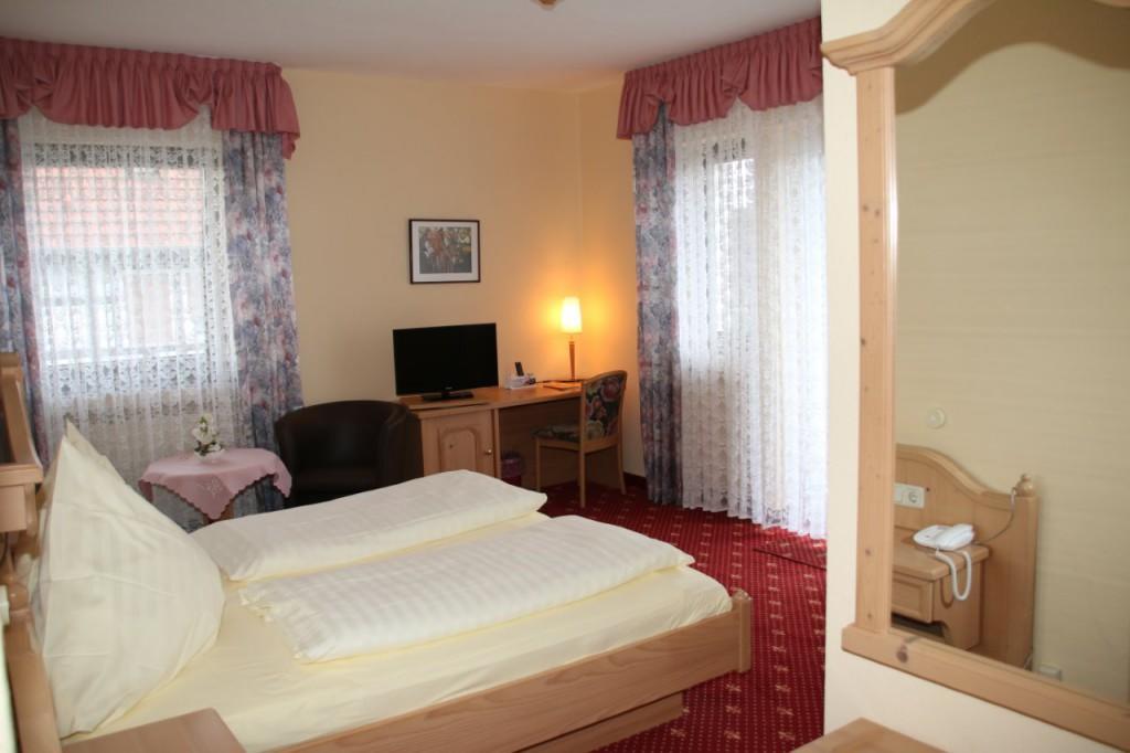 Landgasthof Hotel Bechtel Zella エクステリア 写真
