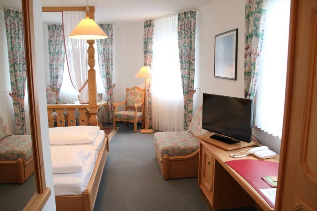 Landgasthof Hotel Bechtel Zella エクステリア 写真